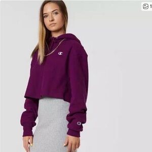 Champion logo boxy hoodie women’s size L EUC!